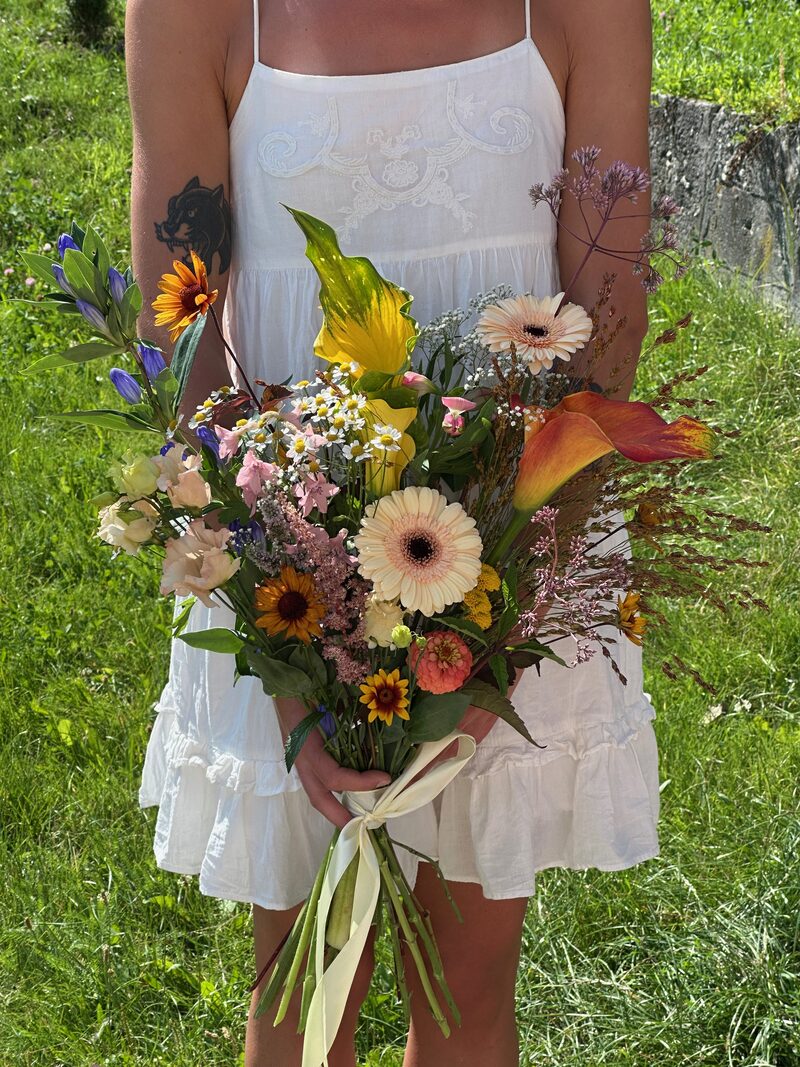 Piwonie i eustomy – bukiet okolicznościowy, kwiaciarnia Katowice