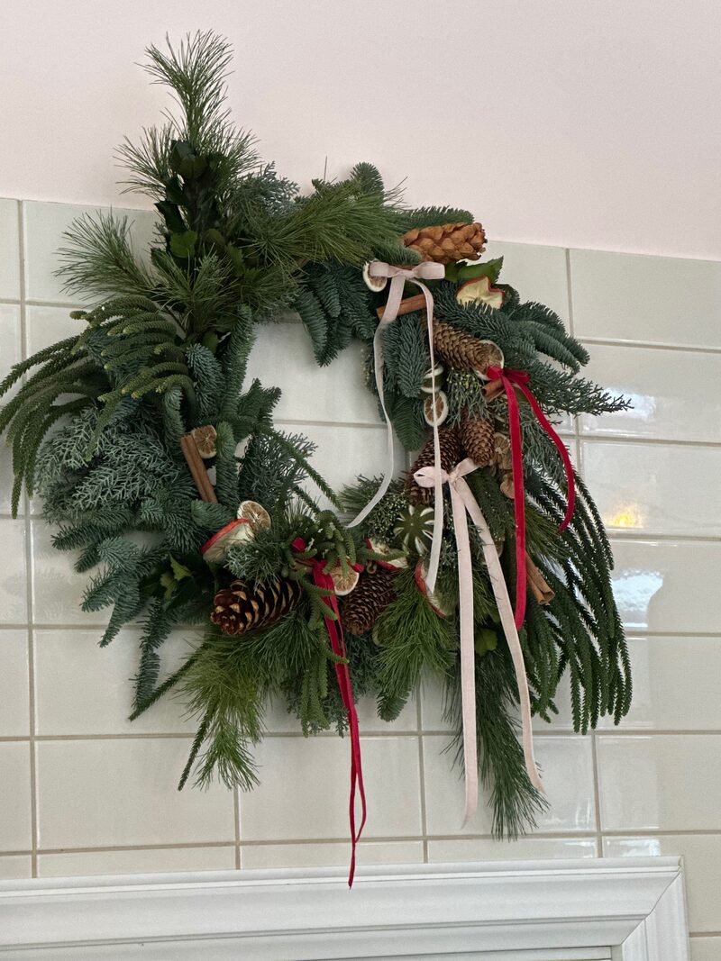 Kompozycja z hortensji i eukaliptusa – Kwiaty i Graty Katowice